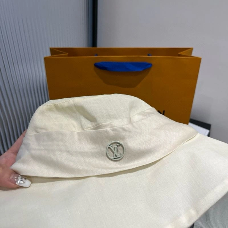 TechFriendly Louis Vuitton Caps 261262