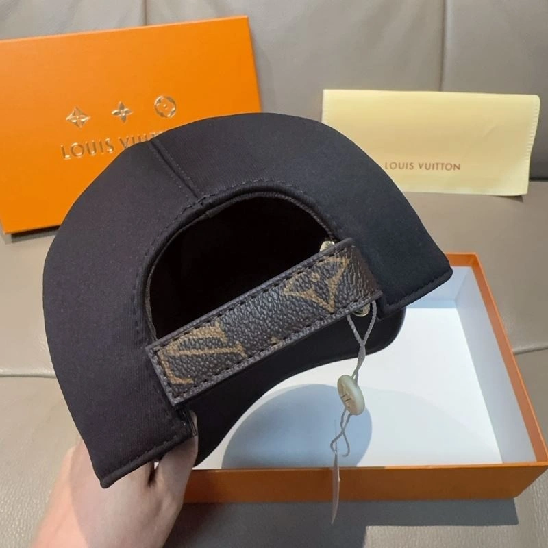 ComfortFit Louis Vuitton Caps 261242