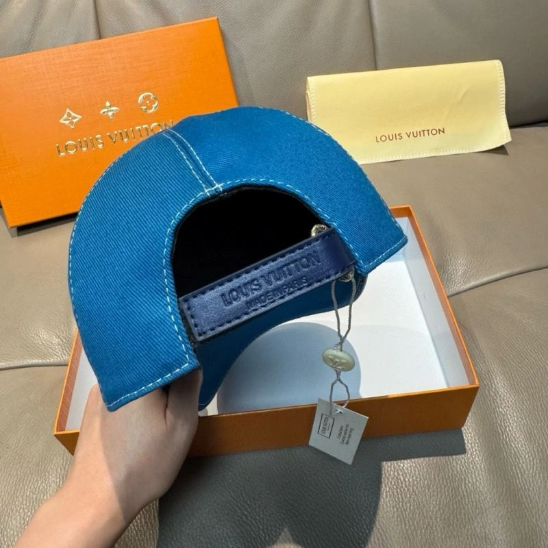 Louis Vuitton Caps Supportive 261257