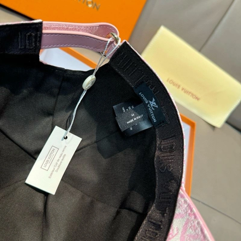 Sustainable Louis Vuitton Caps 261235