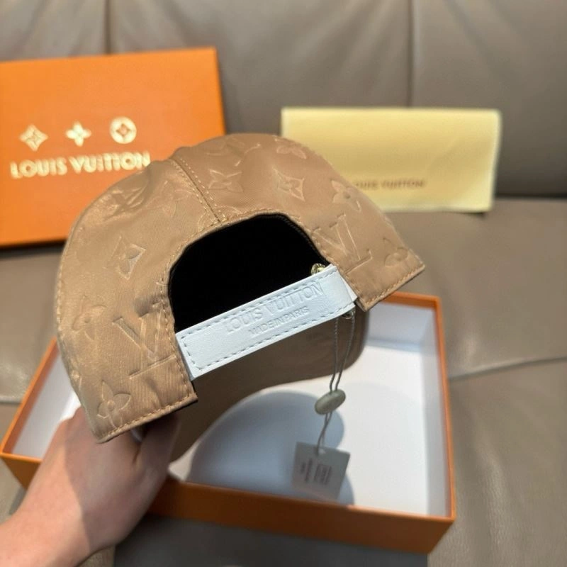 Louis Vuitton Caps Resilient 261226