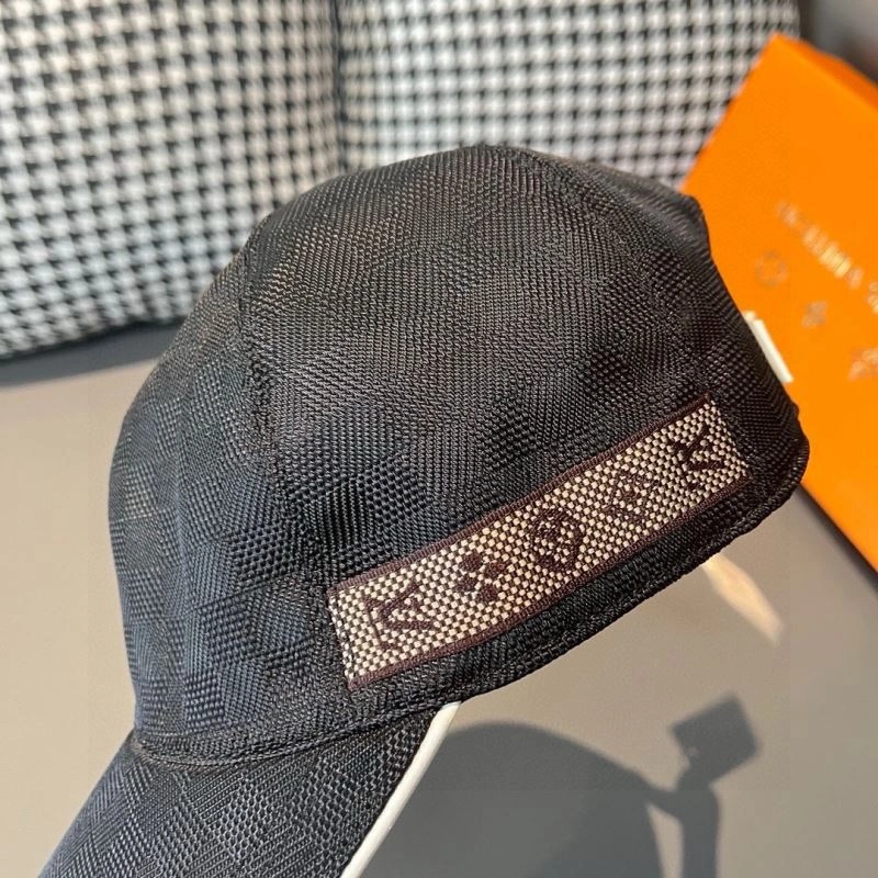 Bright Louis Vuitton Caps 261204
