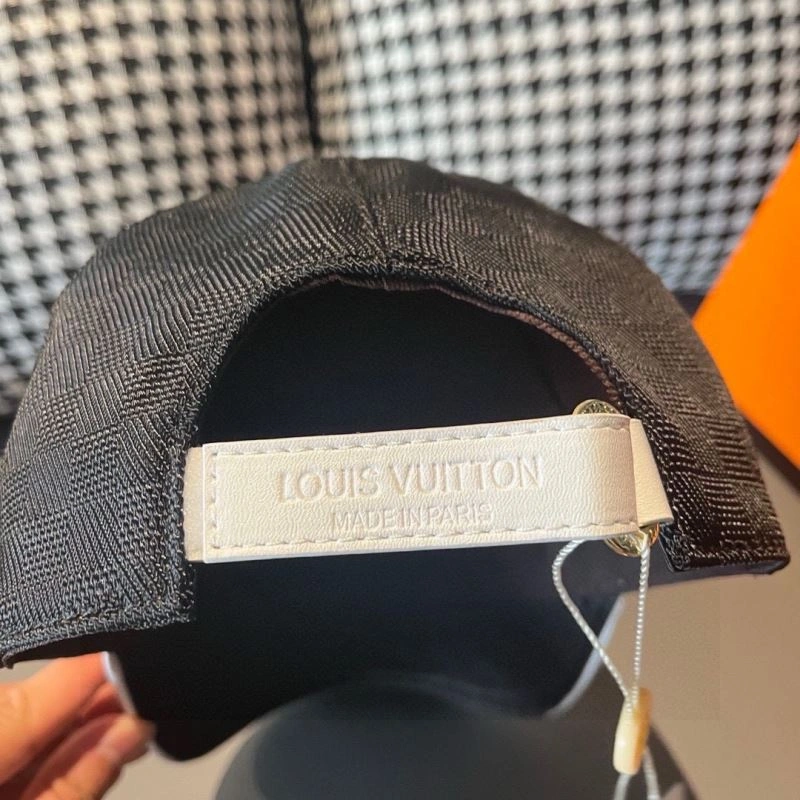 Louis Vuitton Caps GoAnywhere 261196