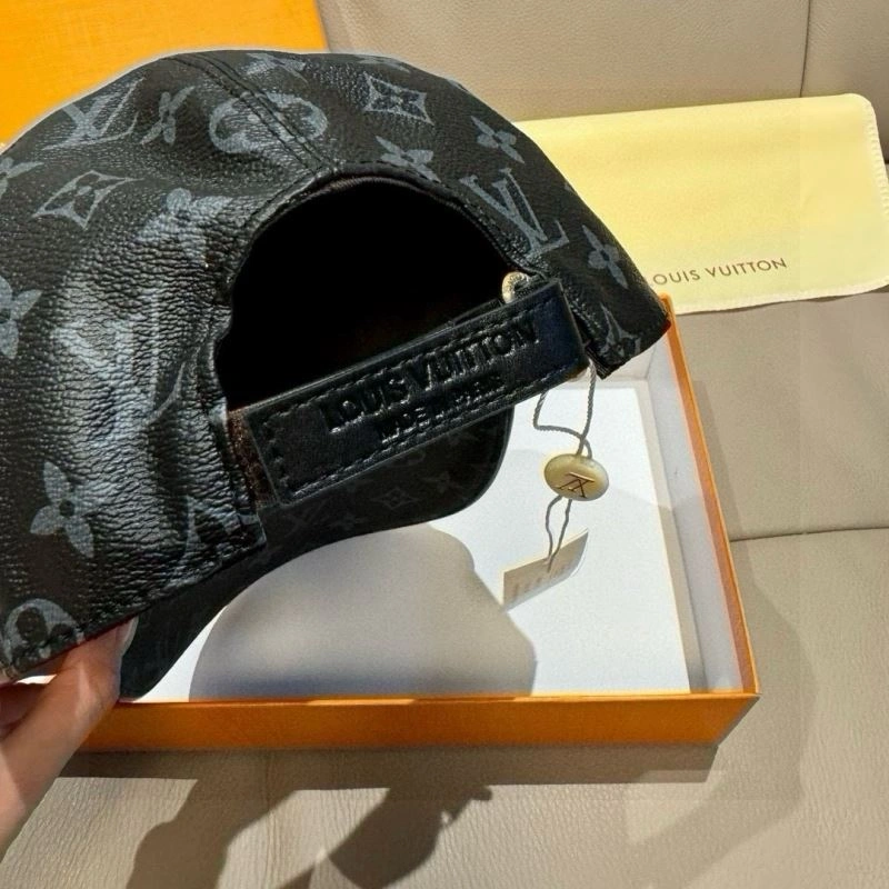 Louis Vuitton Caps Sustainable 261215