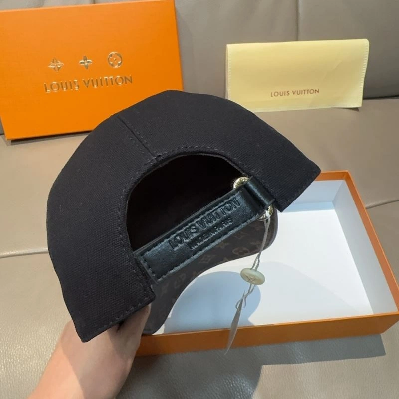 Unisex Louis Vuitton Caps 261189
