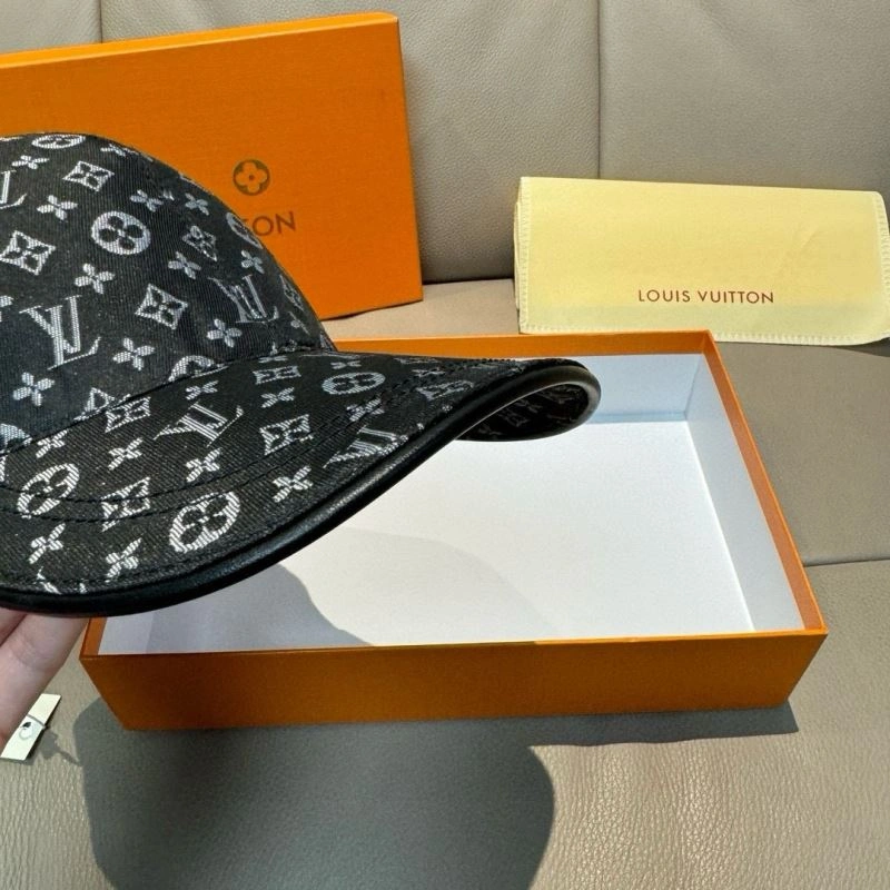 ZipUp Louis Vuitton Caps 261183