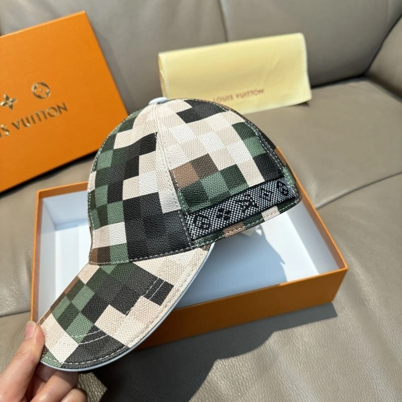 Snug Louis Vuitton Caps 261176