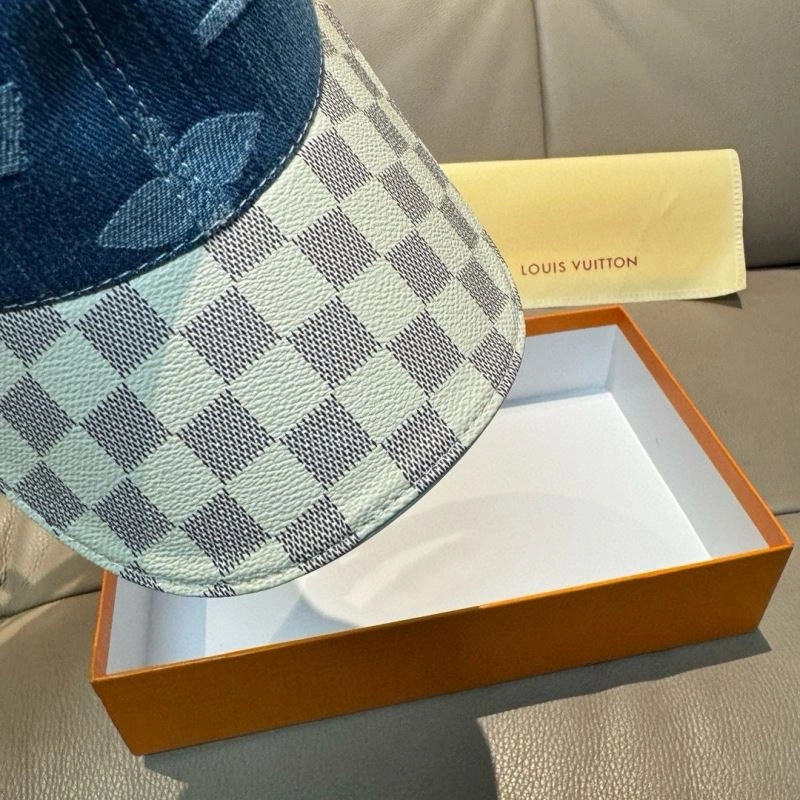 Louis Vuitton Caps Effortless 261161