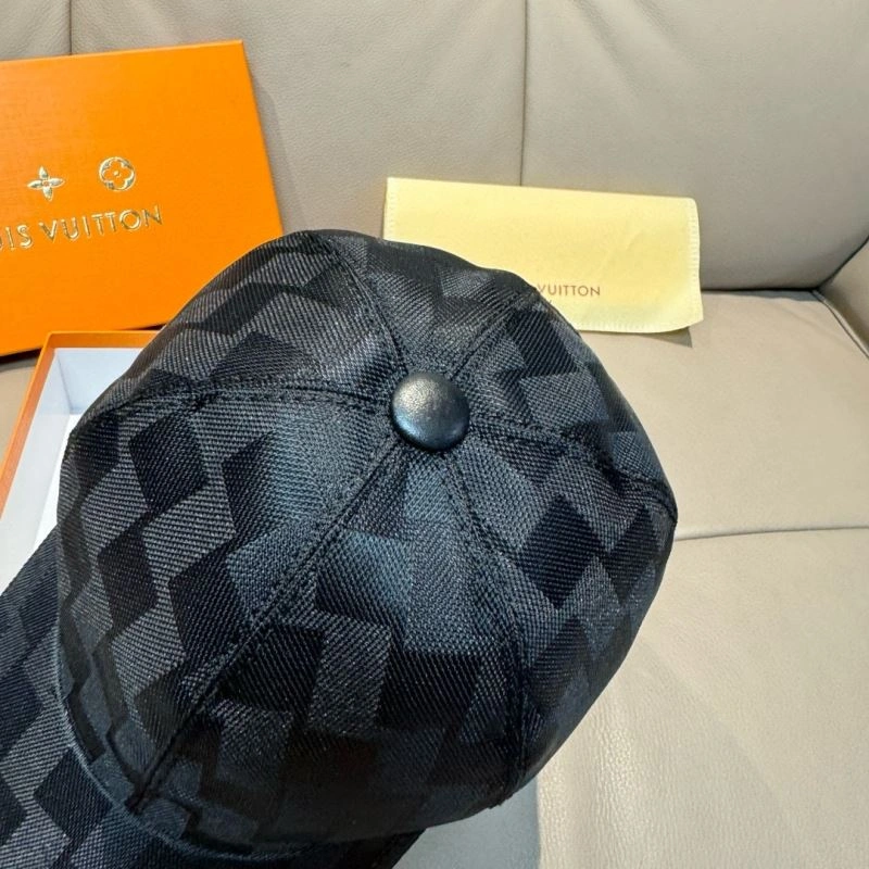 Louis Vuitton Caps MultiPurpose 261160