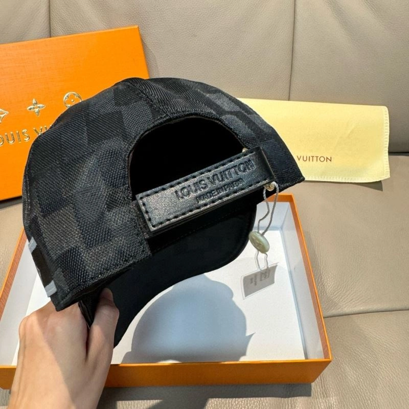 Louis Vuitton Caps MultiPurpose 261160