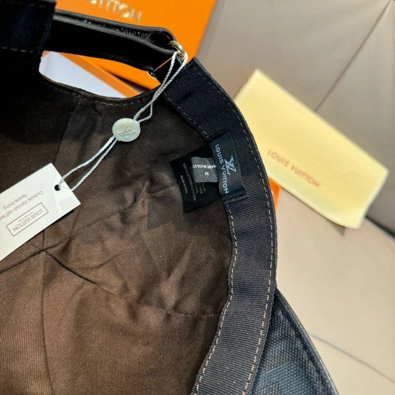 Louis Vuitton Caps MultiPurpose 261160