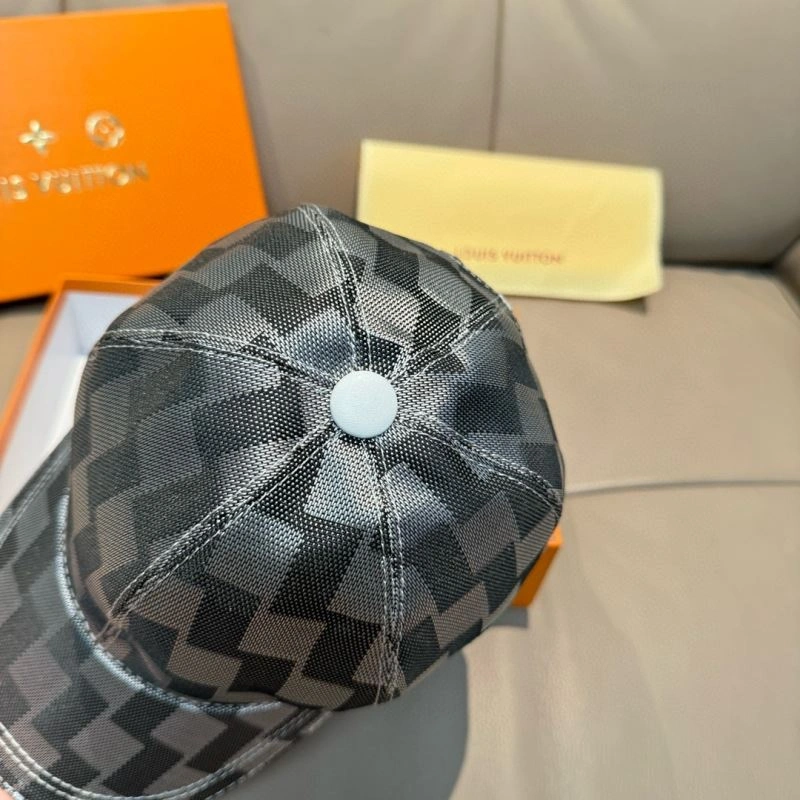 Sporty Louis Vuitton Caps 261171