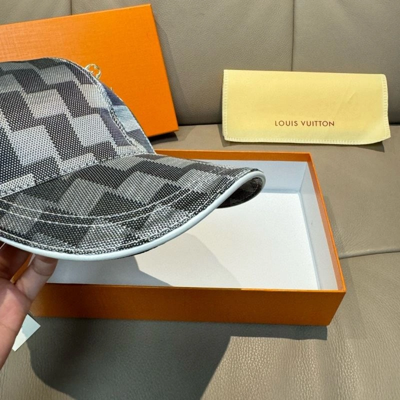 Sporty Louis Vuitton Caps 261171