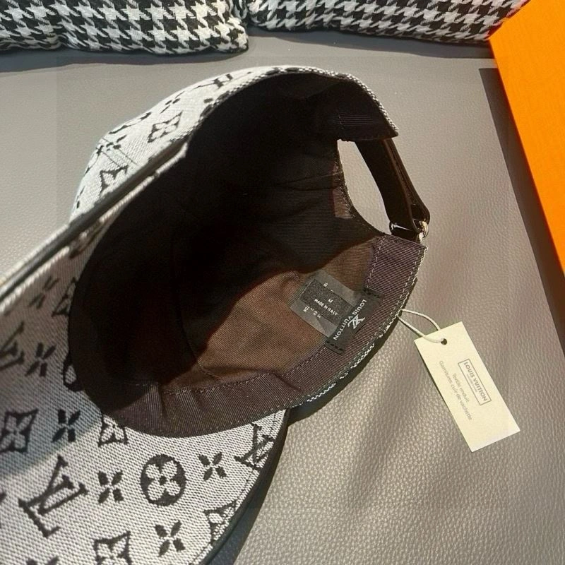 Seasonal Louis Vuitton Caps 261153