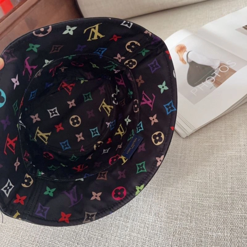 Louis Vuitton Caps UrbanChic 258248