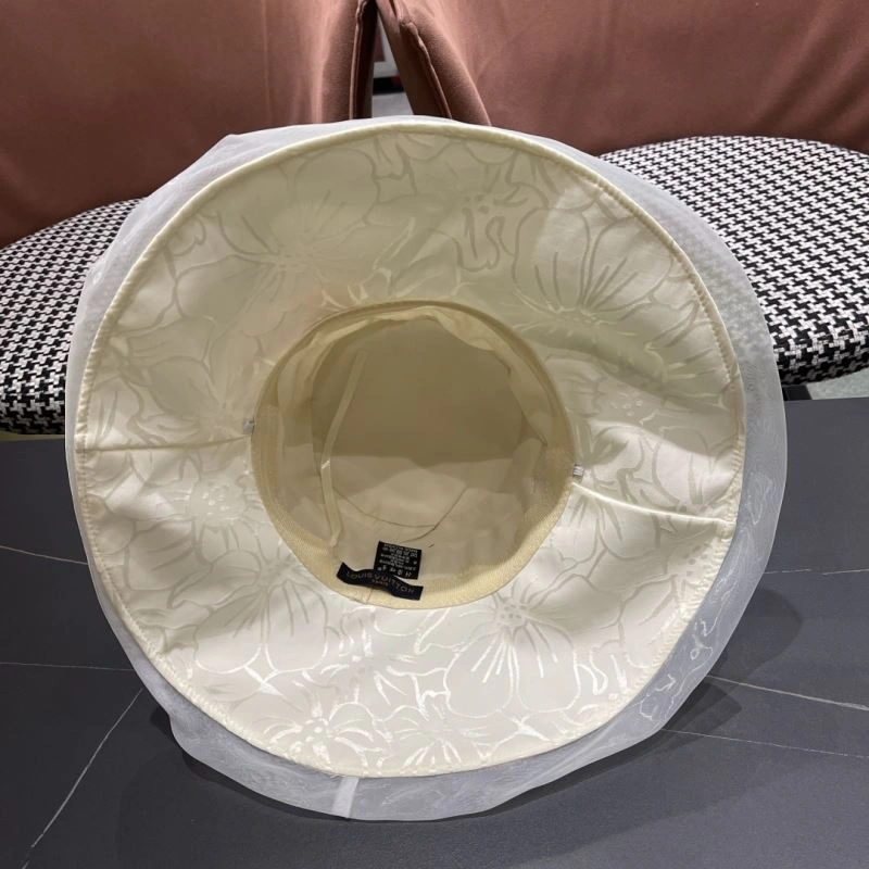 Louis Vuitton Caps Youthful 258268