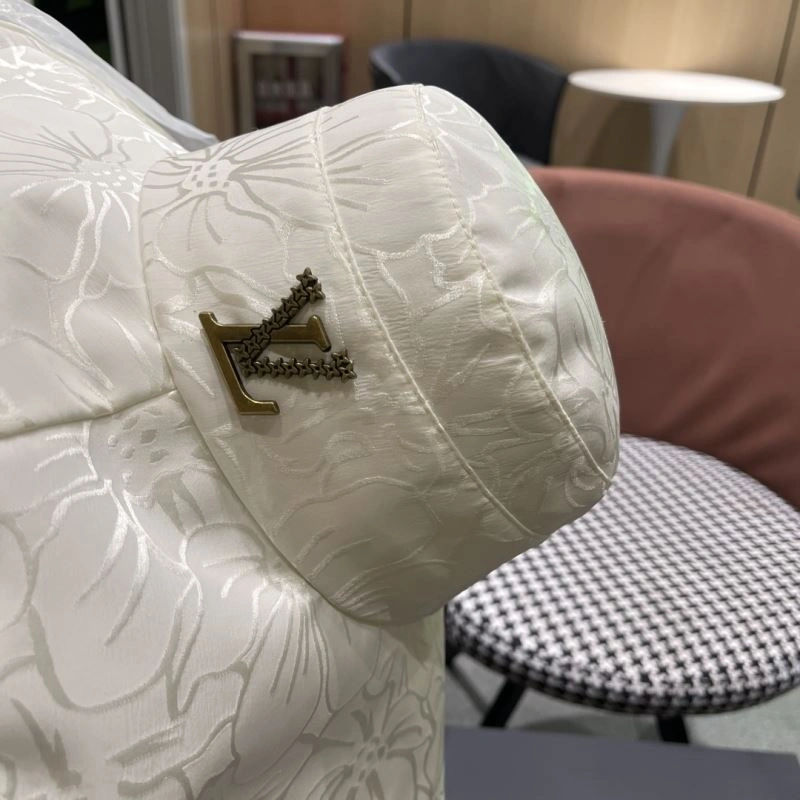 Louis Vuitton Caps Youthful 258268