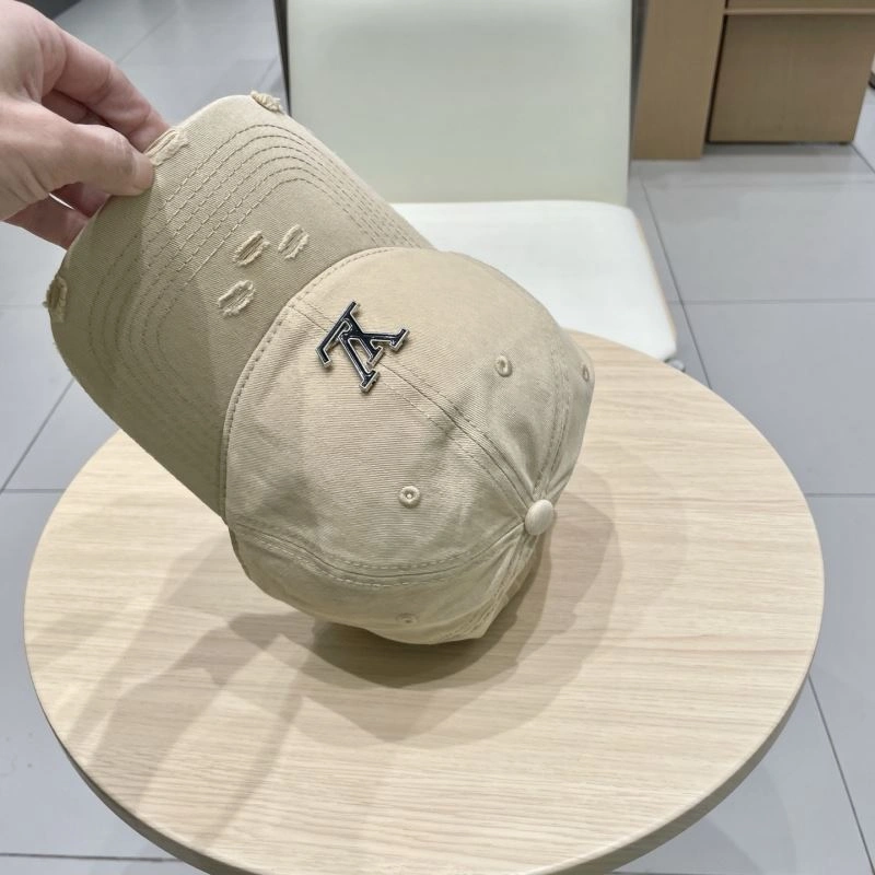 Louis Vuitton Caps Timeless 258252