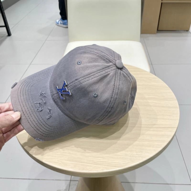 Fashionable Louis Vuitton Caps 258245