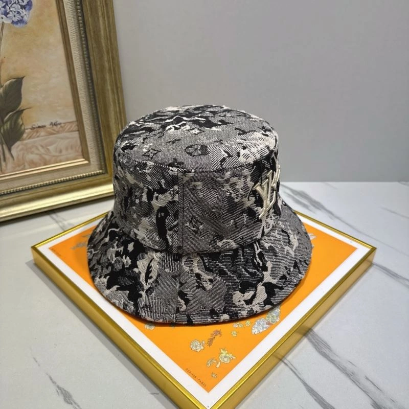 Louis Vuitton Caps Sleek 258239