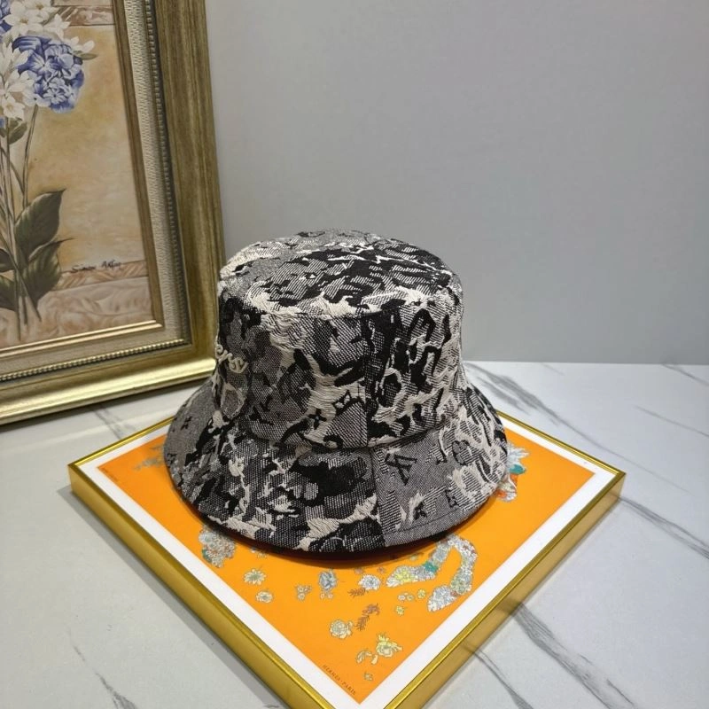 Louis Vuitton Caps Sleek 258239