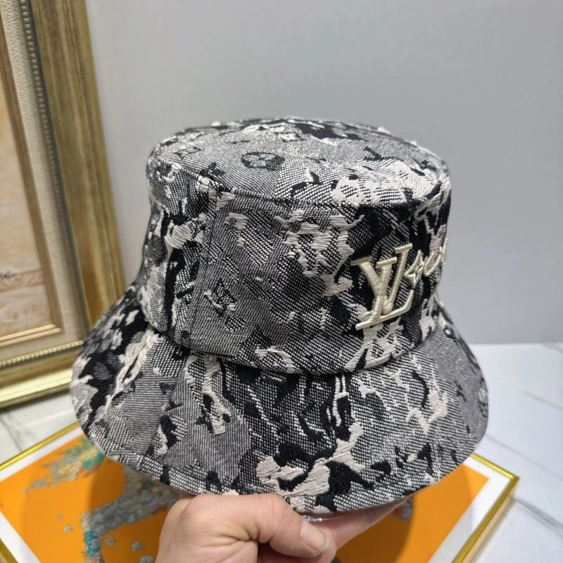 Louis Vuitton Caps Sleek 258239