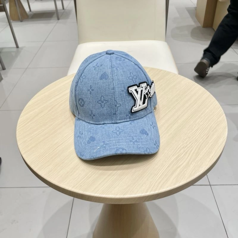 Louis Vuitton Caps Bright 258240