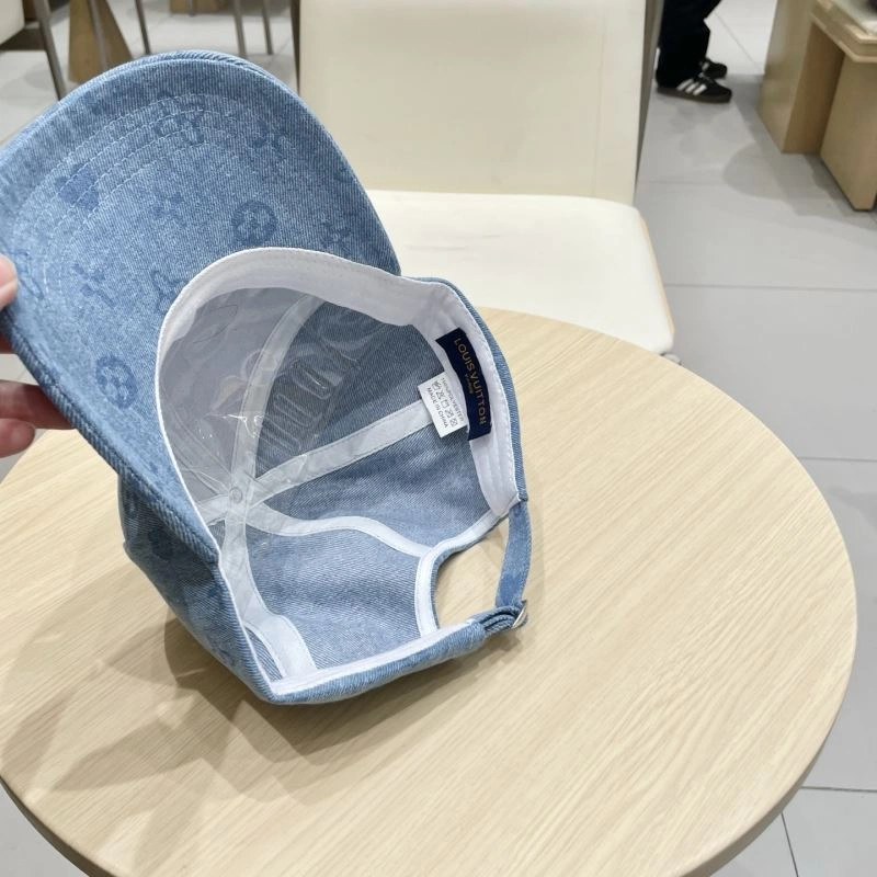 Louis Vuitton Caps Bright 258240