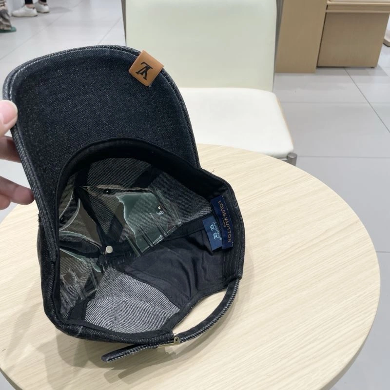 Louis Vuitton Caps EyeCatching 258236