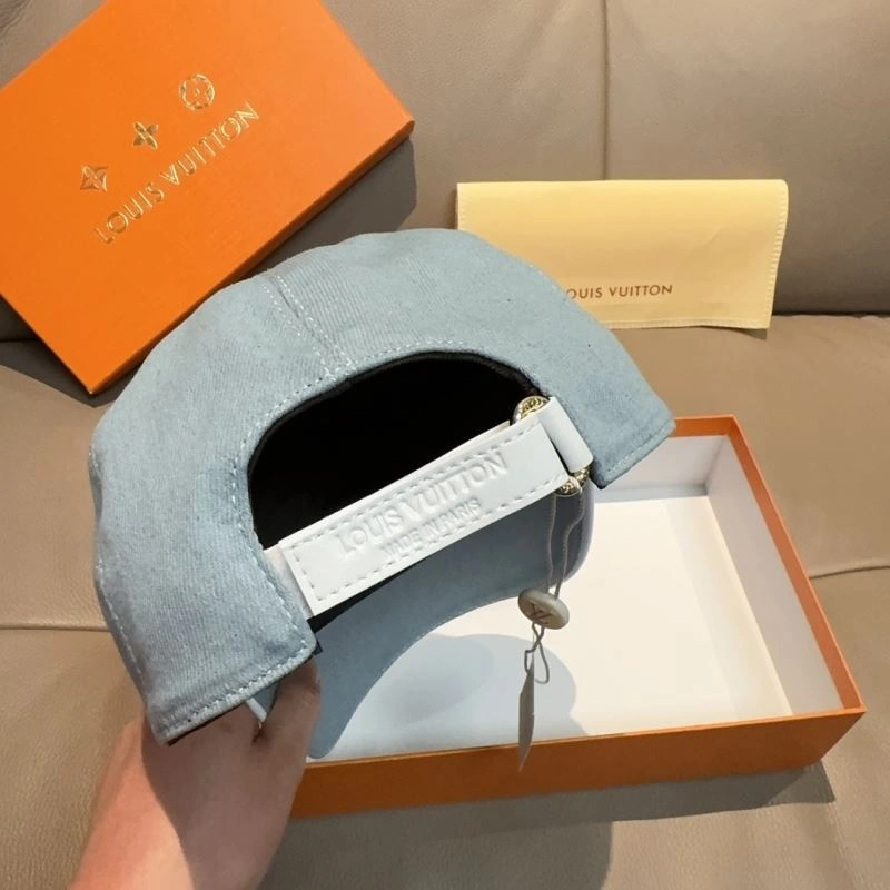 EyeCatching Louis Vuitton Caps 258231