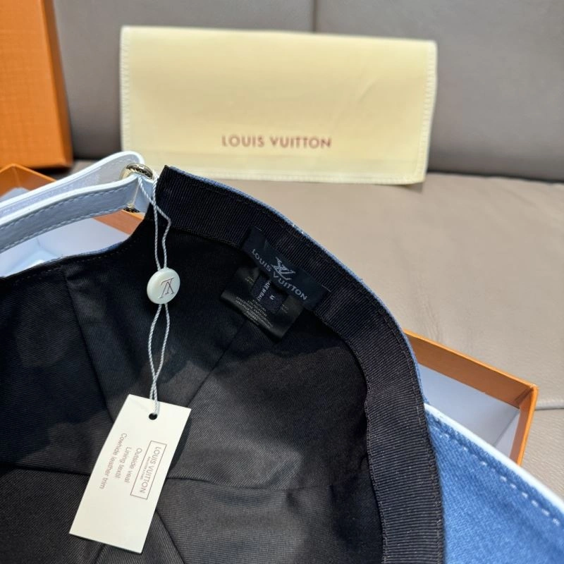 Louis Vuitton Caps Supportive 258230