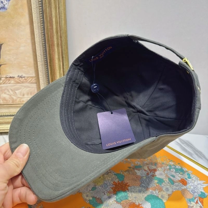 Louis Vuitton Caps Compact 258217