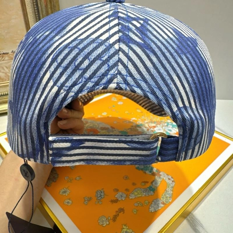 Louis Vuitton Caps Youthful 258204