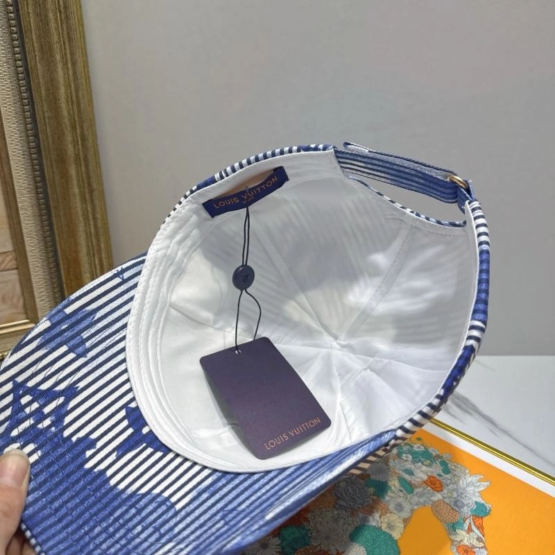 Louis Vuitton Caps Youthful 258204
