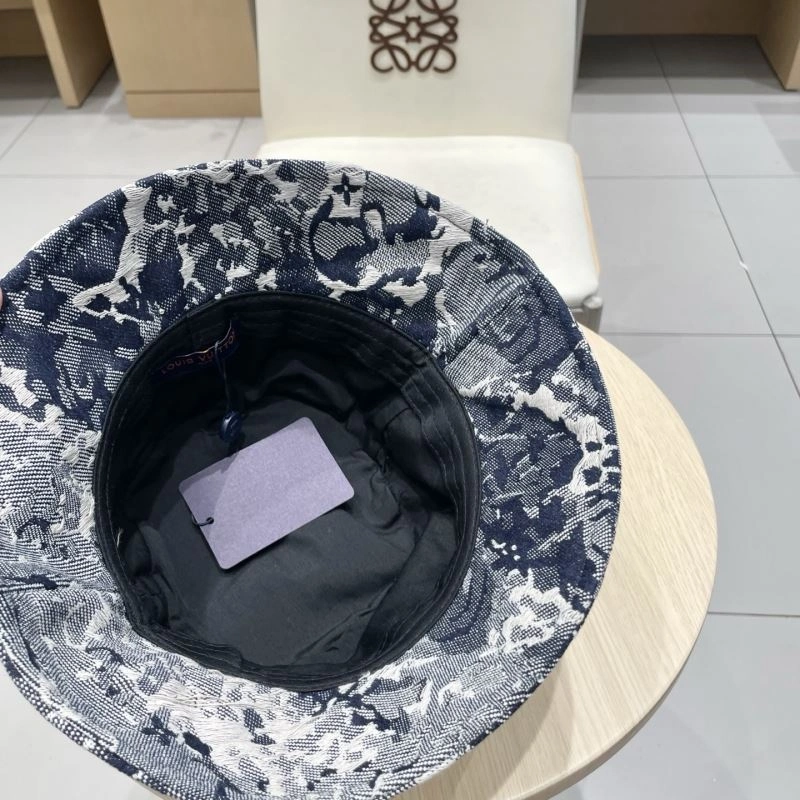 WaterResistant Louis Vuitton Caps 258200