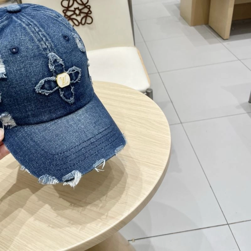 Stretchable Louis Vuitton Caps 258164