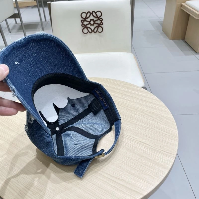 Stretchable Louis Vuitton Caps 258164