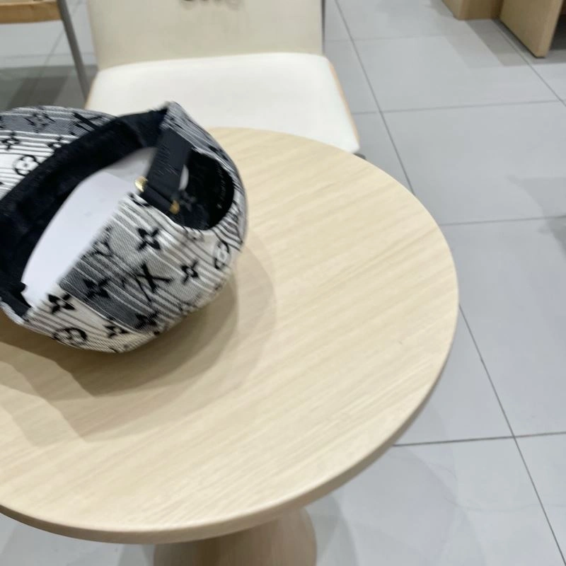 Sustainable Louis Vuitton Caps 258175
