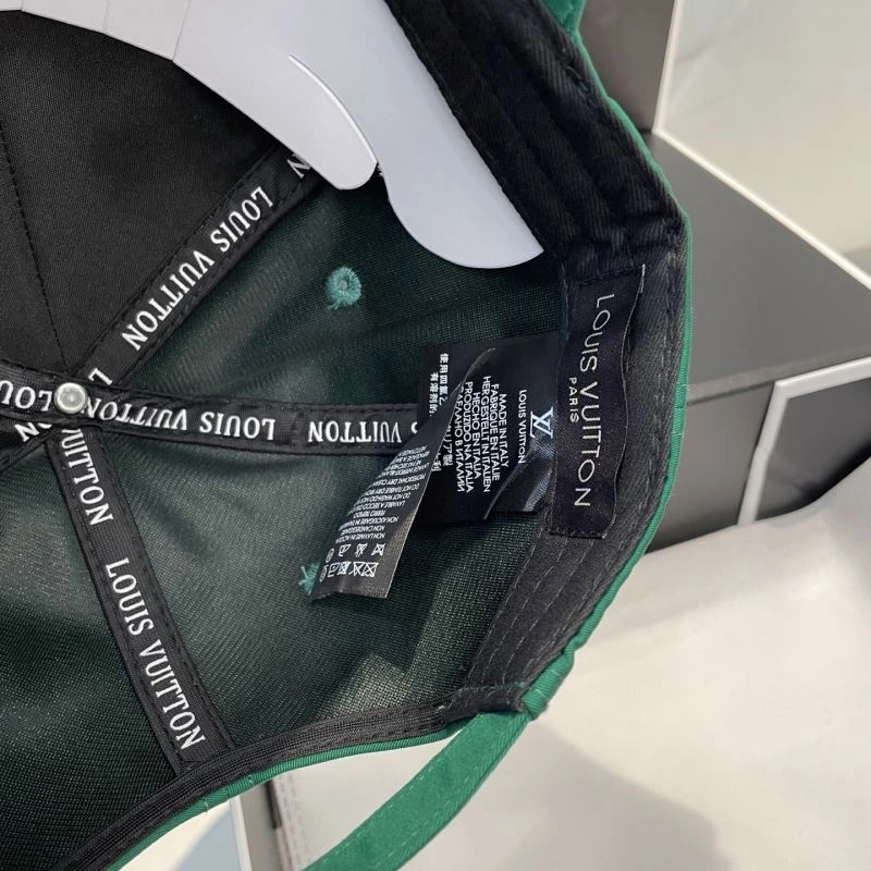 Louis Vuitton Caps Refined 258154