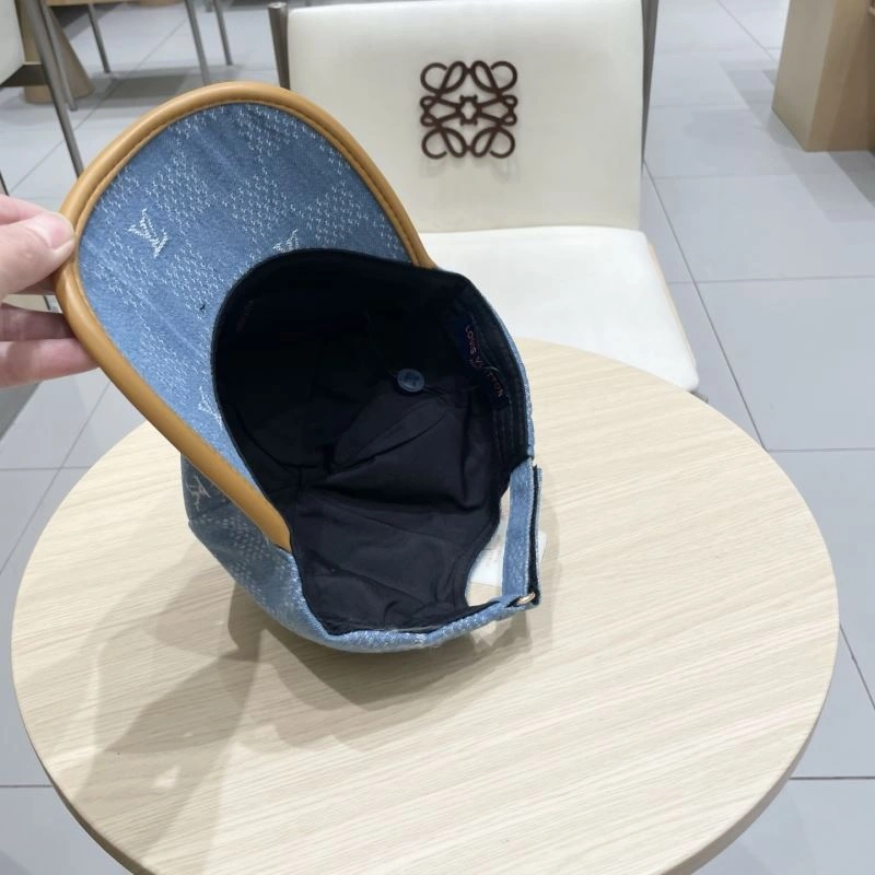 Louis Vuitton Caps Lightweight 258134