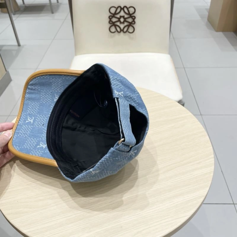Louis Vuitton Caps Lightweight 258134