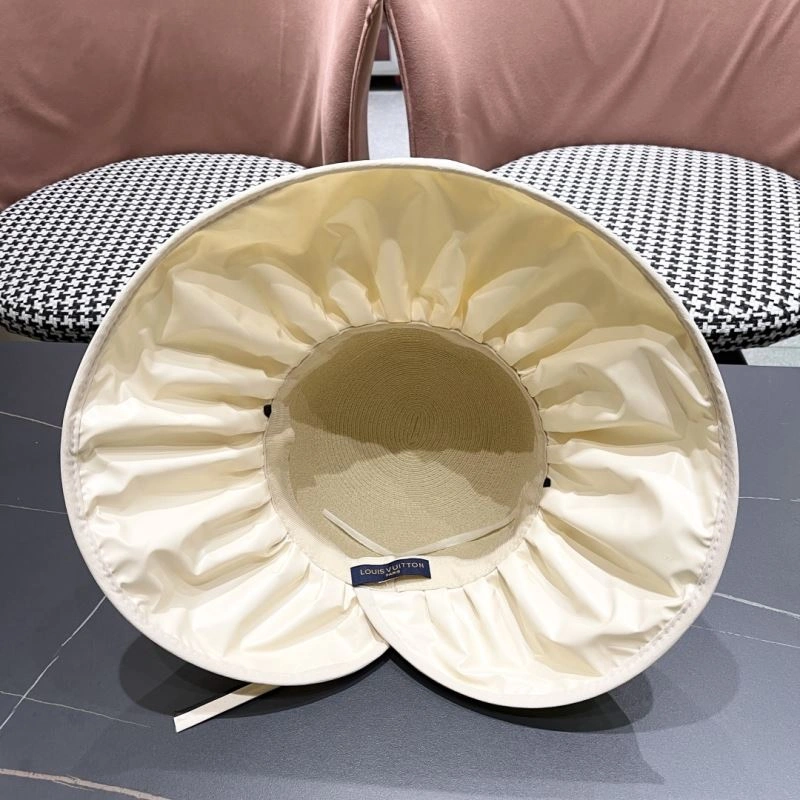 Flexible Louis Vuitton Caps 258136