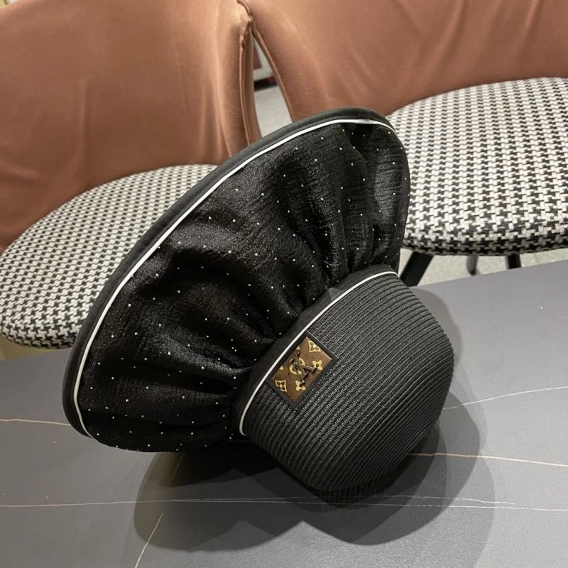 Fashionable Louis Vuitton Caps 258144