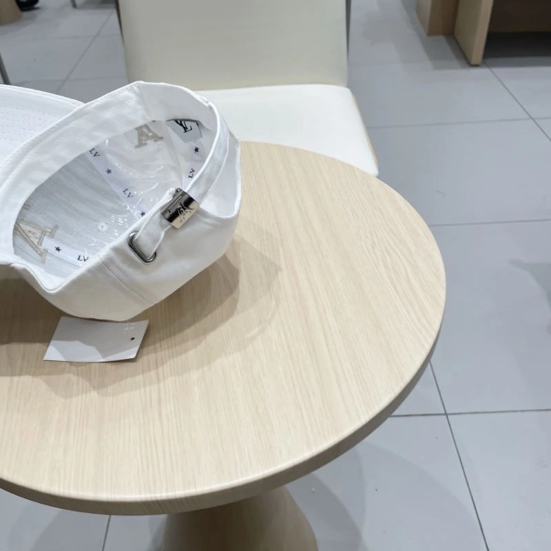 Louis Vuitton Caps Resilient 258132
