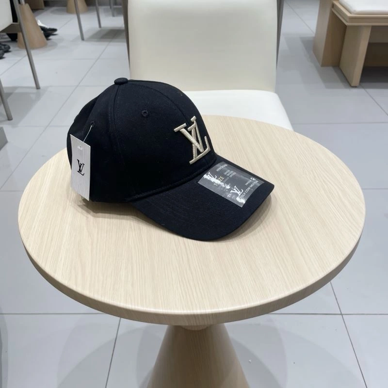 Lightweight Louis Vuitton Caps 258113