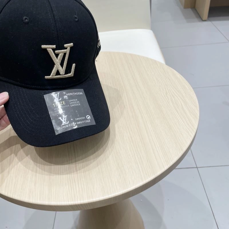 Lightweight Louis Vuitton Caps 258113