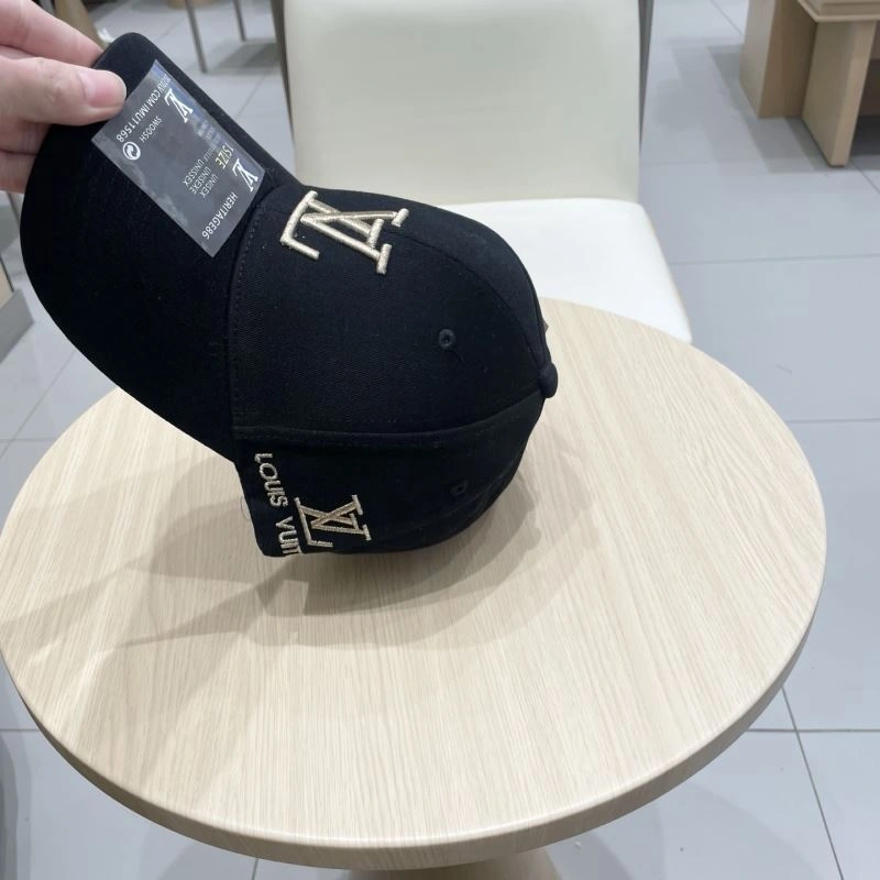Lightweight Louis Vuitton Caps 258113