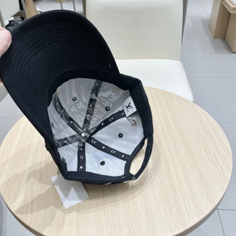 Lightweight Louis Vuitton Caps 258113