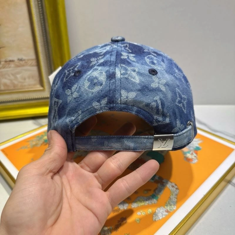 Supportive Louis Vuitton Caps 258108