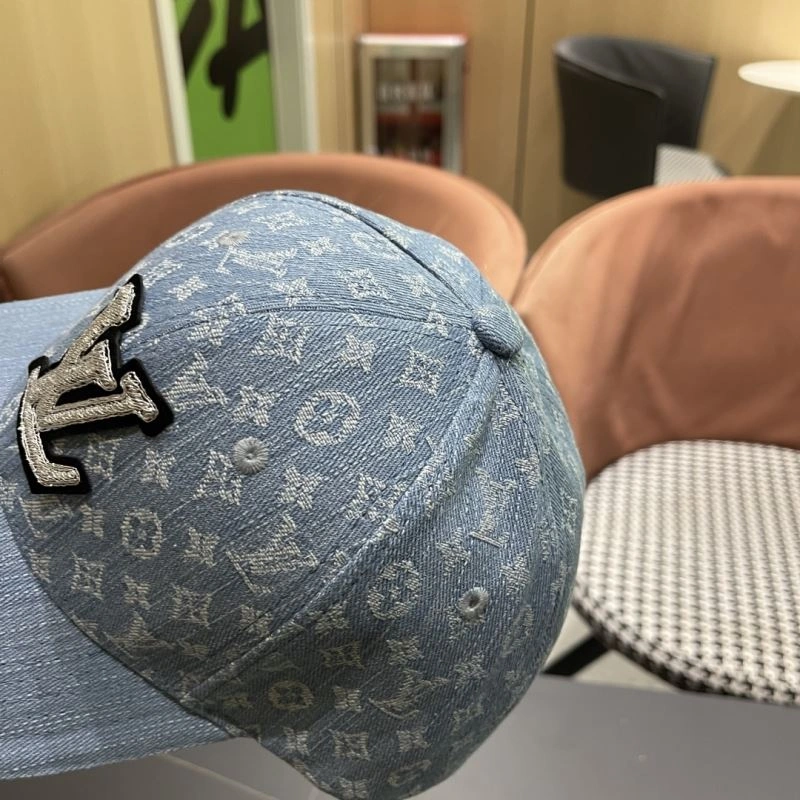 Bold Louis Vuitton Caps 258104
